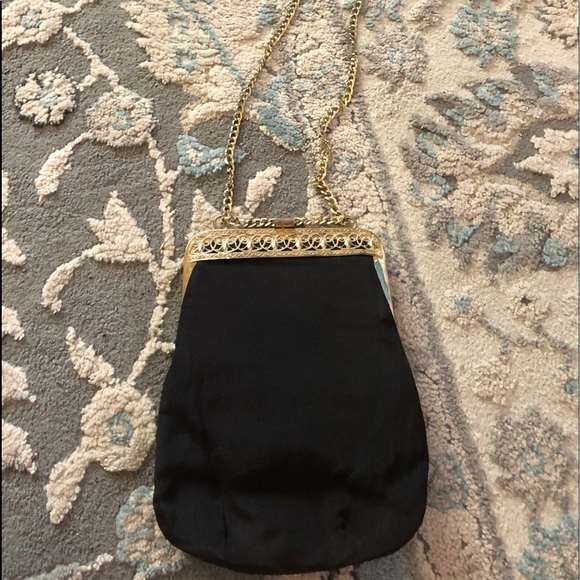 Vintage Handbags - Vintage black with gold tone chain purse